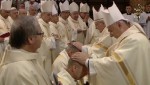 42  Vkládání rukou ostatních biskupů