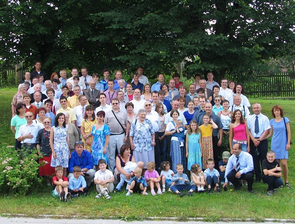 06  Nae velk rodina - nai vpravo (2005) 