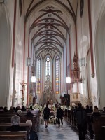 05  V katedrále