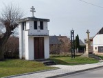 065  Syrovátka - kaple, zvonice a kříž