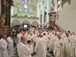 07  Pohled z presbytáře