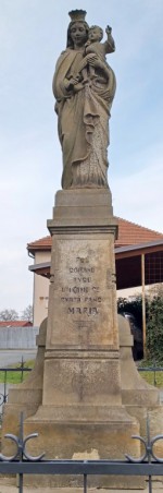 102  Radíkovice - socha Panny Marie