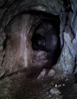 11  V jeskyni