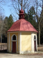 11  Kaple - studánka