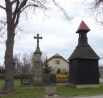 14  Kříž a zvonička