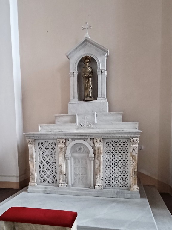 002  Oltář sv. Josefa (1)