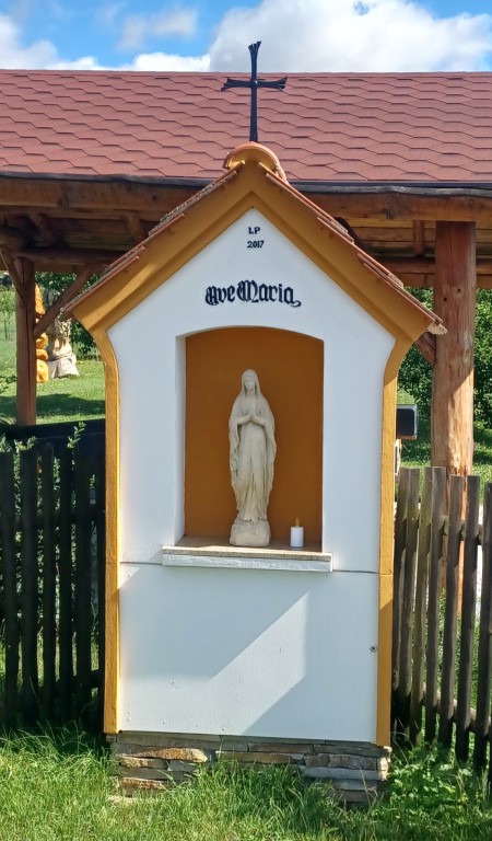 02  Cestou v obci