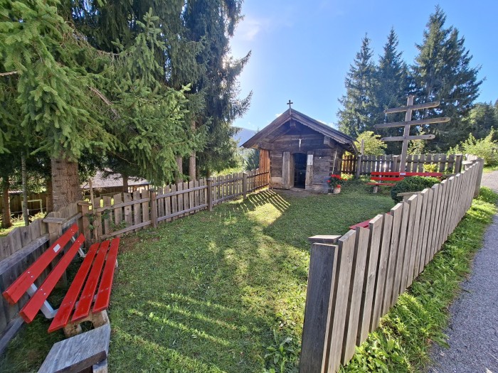 02  Kaple nedaleko penzionu