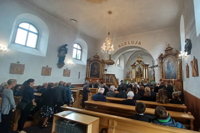 04  Interiér kostela
