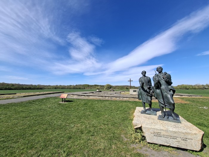 04  Slavníkové hradiště