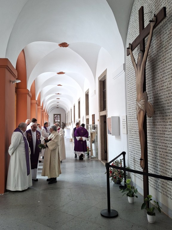 05  Chodba kláštera