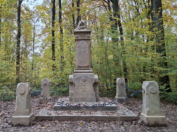 06  Pomník obětem války 1866