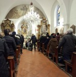 08  Před vynášením rakve