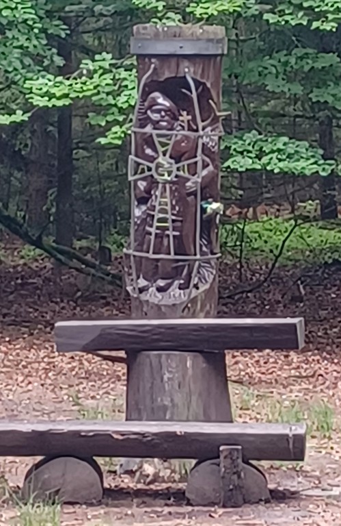 09  Socha světce