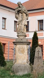 095  Socha sv. Jana Nepomuckého naproti kaple