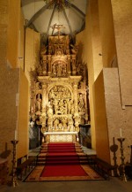 096  Dřevěný oltář
