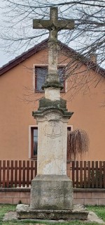 096  Kříž