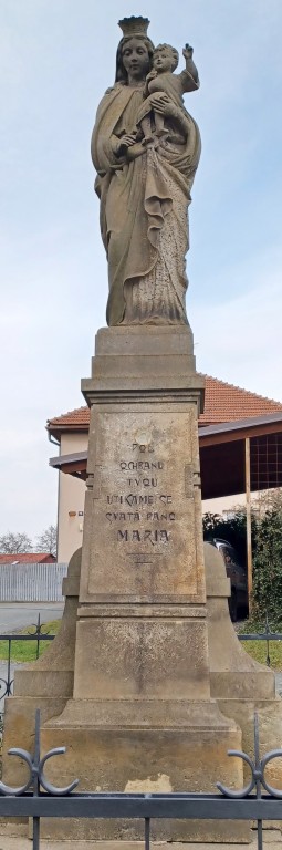 102  Radíkovice - socha Panny Marie