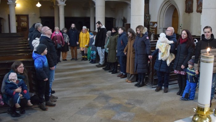 12  Pozdravení pokoje