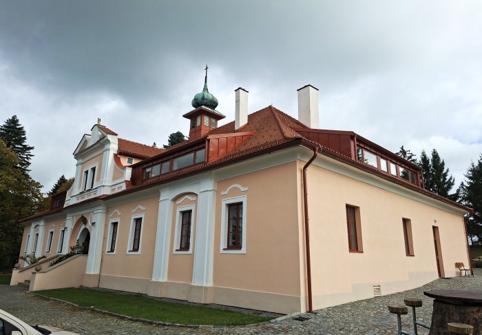 12  Pauza mezi řednáškami