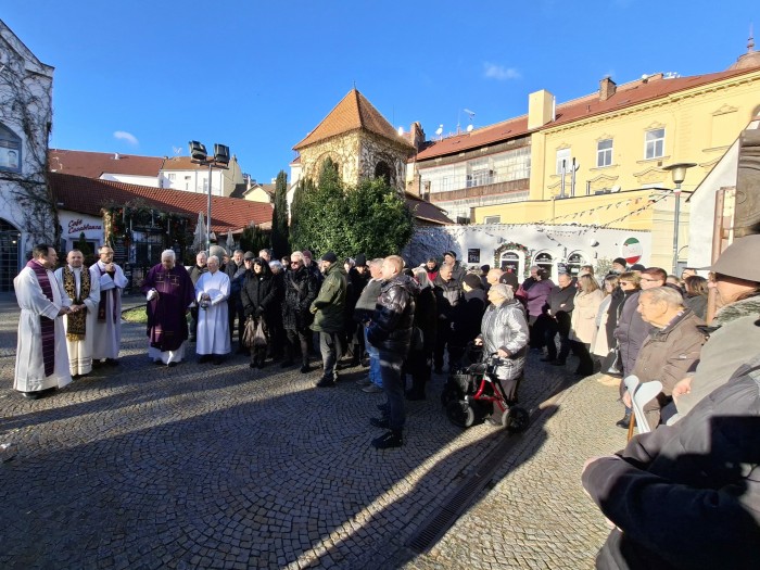 14  Informace o hřbitově