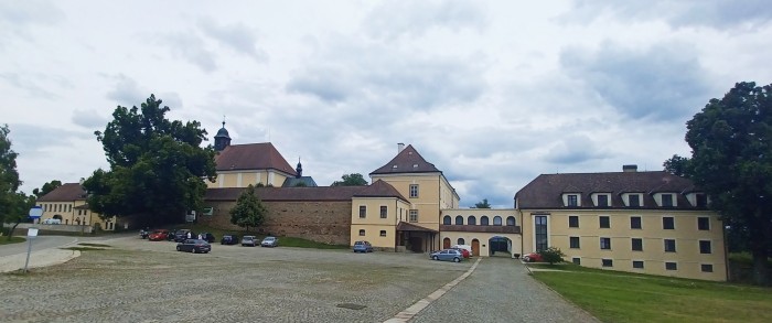 15  Klášter karmelitánů