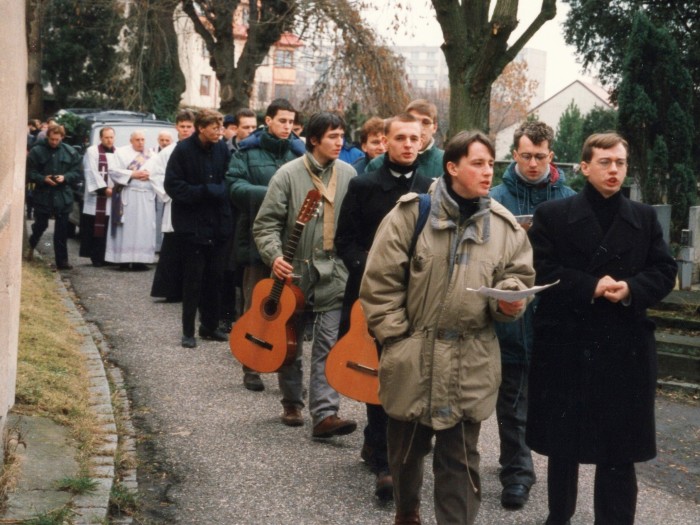 15  Zpěv v průvodu