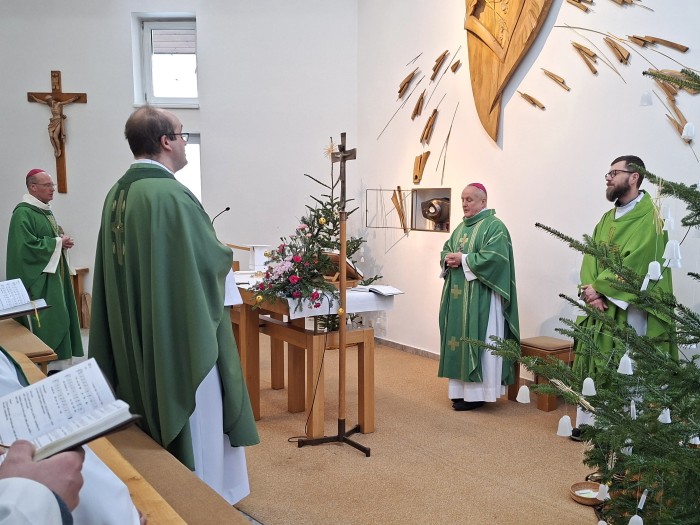 17  Začátek bohoslužby