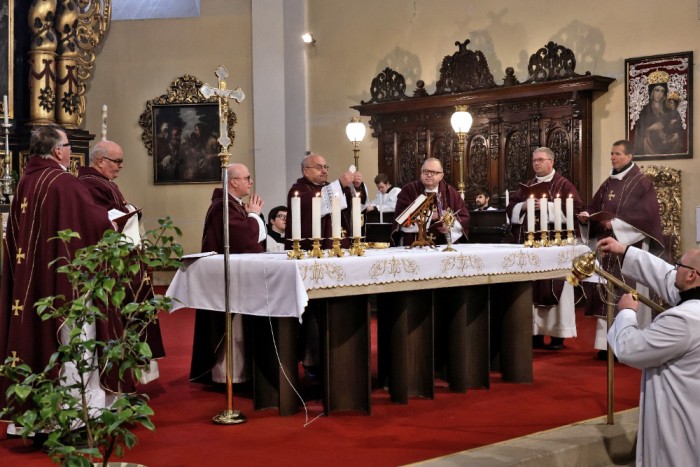 17  Bohoslužba oběti