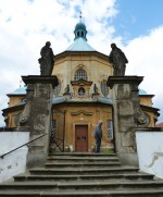 19  Schodiště ke kostelu