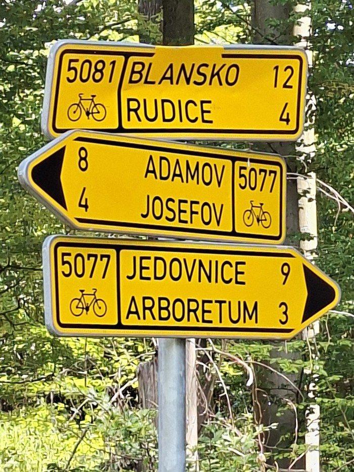 23  Rozcestí