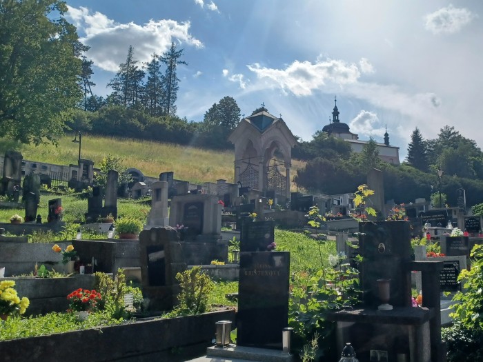 24  Hřbitov