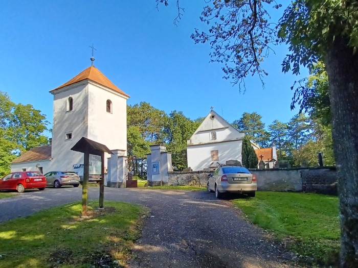24  Kostel sv. Václava na Chloumku