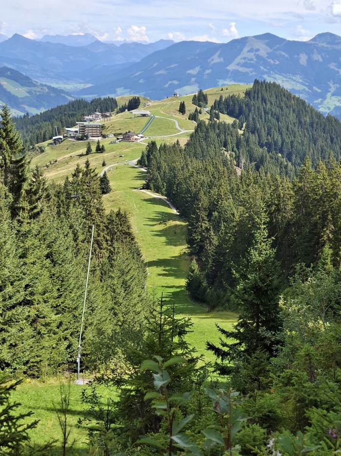 24  Pohled k lanovce