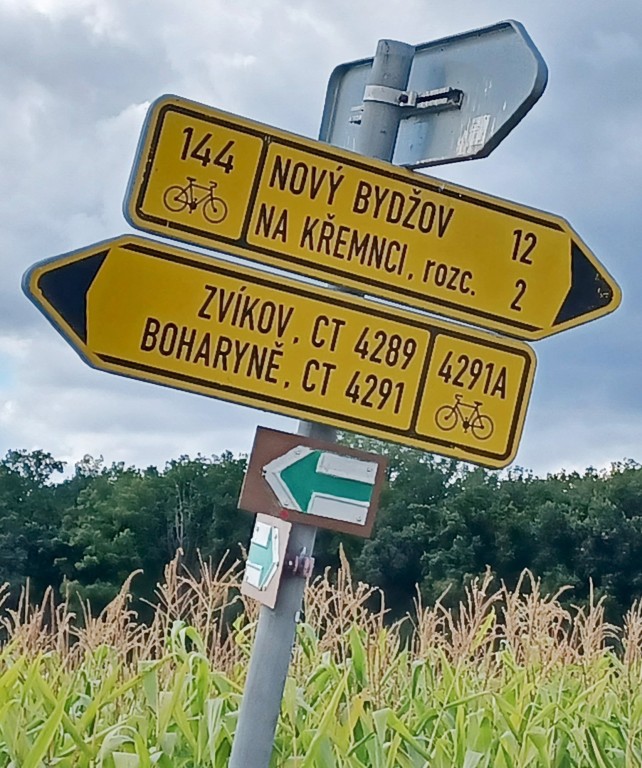 25  Rozcestí