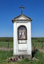 25  Výklenková kaplička u hřbitova