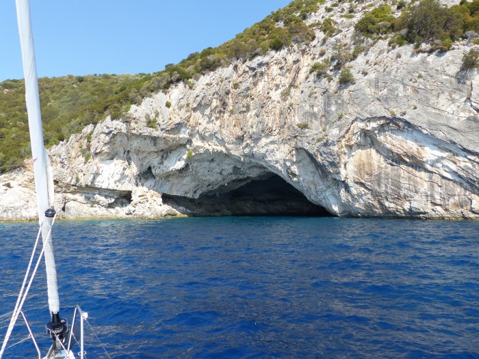 25  Jeskyně u ostrova Meganisi