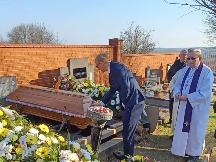 29  Křížek na rakev
