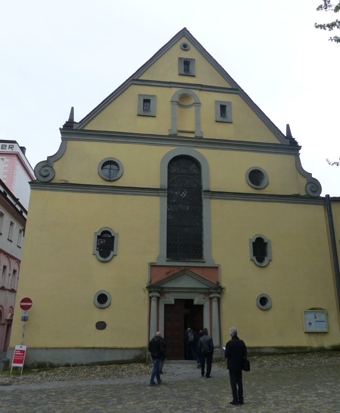 29  Kostel u katedrály