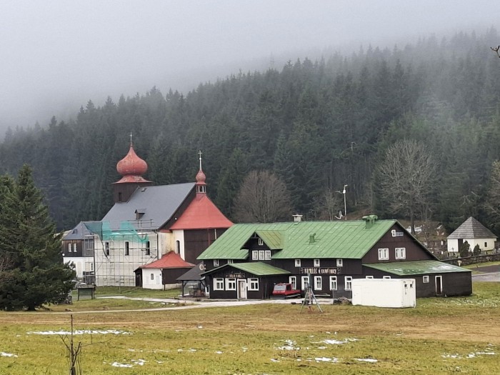 30  Kostel sv. Petra a Pavla