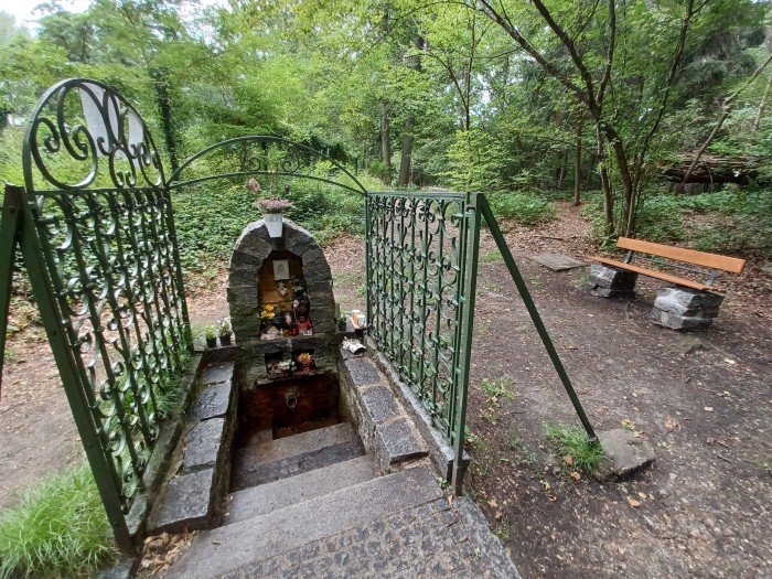 32  Studánka