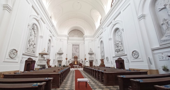 33  Kostel ve stylu josefínského osvícenského klasicismu