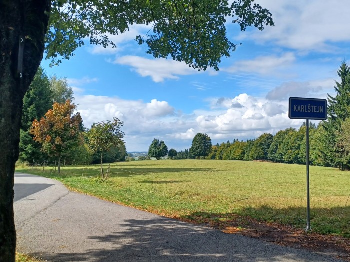 33  U zámečku