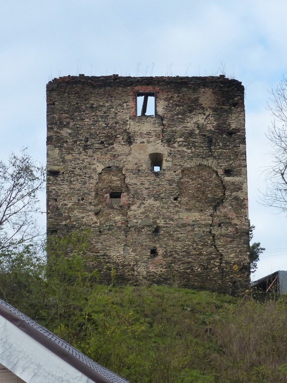 36  Tvrz Týnec nad Labem