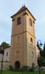 36  Zvonice u kostela