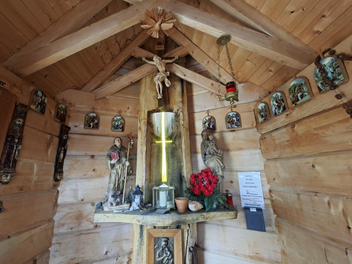 37  Interiér kaple