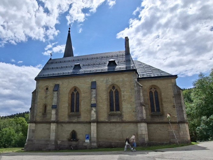 38  Farní kostel sv. Jana Křtitele