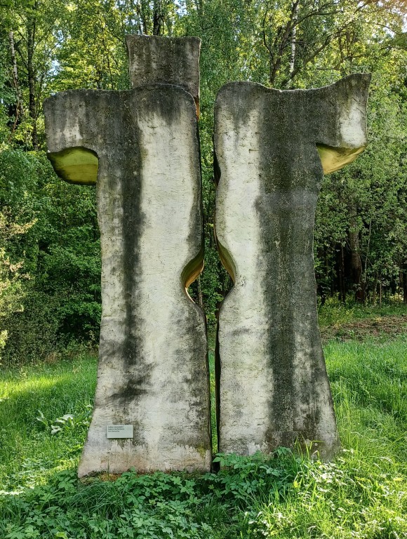 41  Socha Světlo v temnotách