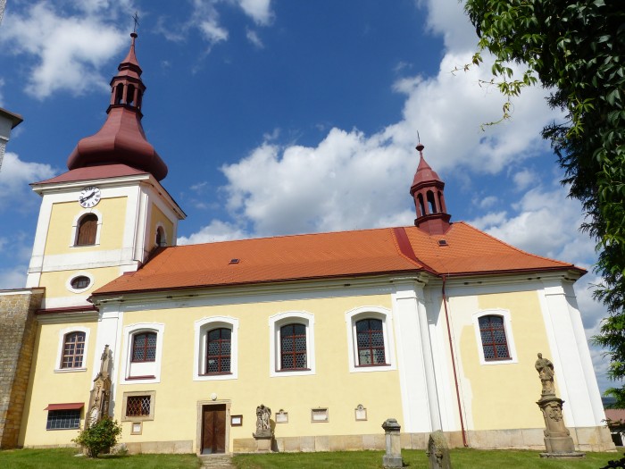 43  Mlázovice - kostel Nejsvětější Trojice