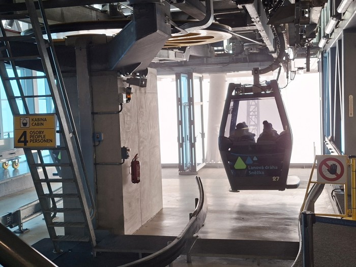 53  "Sestup" do mlhy